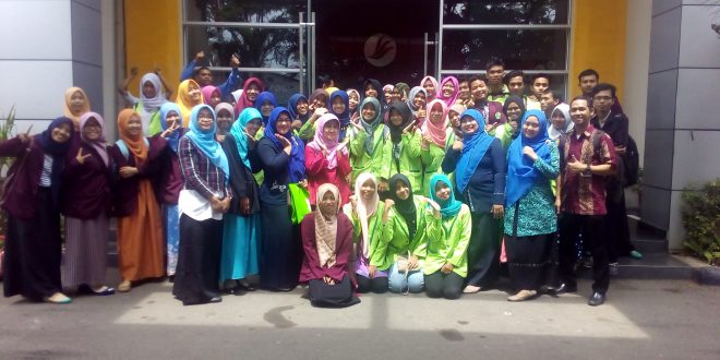 BERSAMA DOSEN, MAHASISWA KIMIA BELAJAR PROSES PRODUKSI LANGSUNG DI PT. VICTORIA CARE